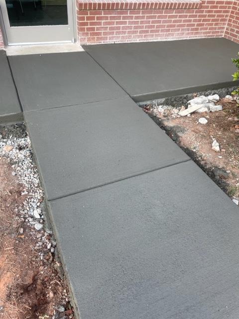 Professional concrete sidewalk pour in Raleigh 